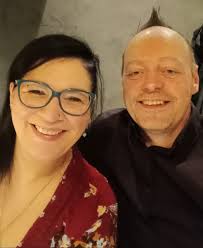 Can someone edit photo of couple?