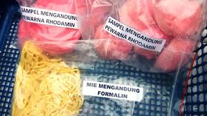 5 Jenis Makanan Berbahaya untuk Dikonsumsi Anak-Anak