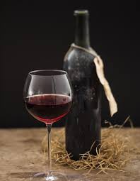 Quelle Est La Date Du Beaujolais Nouveau On Vous Donne Le Jour Pour Le Celebrer Elle A Table Vin Rouge Beaujolais Nouveau Le Beaujolais
