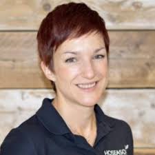 Karen Poulter's Instagram, Twitter & Facebook