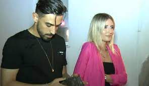 Seni rüyamda gördüm diyen eski sevgili. Milli Futbolcu Irfan Kahveci Kiz Arkadasi Ile Cesme De