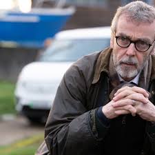 Who plays Dr Charles Beck in Silent Witness and what's he been in before?