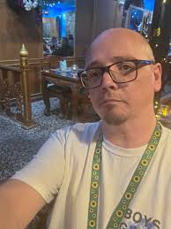 Hi, here's me introducing myself. Hi to all.