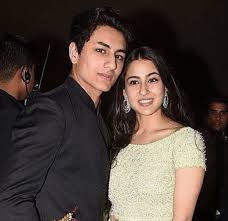 Ibrahim And Sara Ali Khan Looking Like Carbon Copies Of Their Parents Saif Ali Khan And Amrita Singh Sara Ali Khan Bollywood Saif Ali Khan