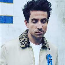 'heading out on a sunday night feels so glamorous'. Nick Grimshaw On Twitter Some News I Can Finally Share After Giving It Some Thought For A While I Have Decided That After 14 Years On Air It S Time For Me To Leave