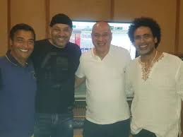 عيني عيني نفسي و منى عيني أسهر تغنيلي و تميلي على ميلي يا شوق مواويلي في الجرح تدعيلي و إنتي المداوية أنا في الهوى شارد لا زاد و لا مايه و الشوق إليك قايد سهر لياليه. Ø­ÙÙØ¯ Ø§ÙØ´Ø§Ø¹Ø±Ù ÙÙØµØ·ÙÙ Ø´ÙÙÙ ÙÙØªÙÙØ§Ù ÙÙ ØªØ³Ø¬ÙÙ Ø¯ÙÙØªÙ Ø¬Ø¯ÙØ¯ Ø¨ØªÙÙÙØ¹ ÙØ§Ø±ÙÙØ§ Ø¹ÙÙ