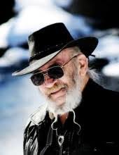 Earnest Lee's Instagram, Twitter & Facebook