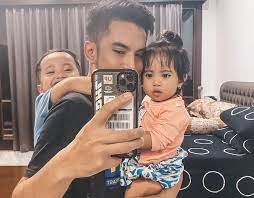 He has more than 500,000 followers on his okintph instagram account. Perjalanan Niko Al Hakim Ayah Xabiru Mulai Dari Anak Band Sampai Sukses Punya Beragam Bisnis Ada Yang Dapat Penghargaan Semua Halaman Kids