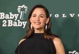 Jennifer Garner To Produce Musical of Iconic 2004 Film