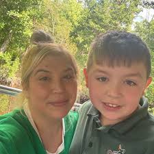 🩷, 💚, 🤍, ❤️, 🖤, 💛, 💜 or 💙? In love with the APT. Dance! 💗 Dc:  @felixbrngs @niel_qtxx #dance #viral #couple #dancers #trend #ballet #apt