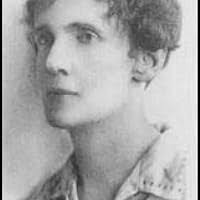 Lee Shore's Instagram, Twitter & Facebook