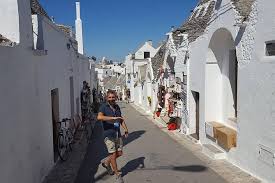 Explore matera holidays and discover the best time and places to visit. Alberobello Und Matera Der Unesco Von Bari 2021