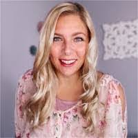 Carrie Dubinsky's Instagram, Twitter & Facebook