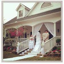 Country Wedding On The Front Porch Perfect Outdoor Wedding Decorations Country Wedding Wedding