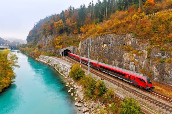 The Railjet, an OBB train