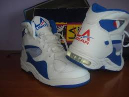 90s Kids Talk About A Throwback La Gear Light Up Shoes I Would Stomp My Feet Hard To Make Them Light Up Even Thou Light Up Shoes Light Up Trainers Shoes