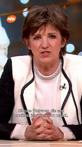 De componist Wolfgang Amadeus Mozart stierf terwijl hij schreef aan wat  later zijn eigen dodenmis bleek te zijn: het Requiem van Mozart. Dirigent  Alina Solokova wil hem eren door het Requiem te