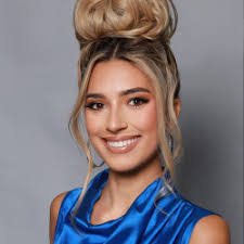 Alyssa Hefner's Instagram, Twitter & Facebook