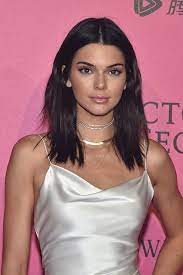 the year of the lob how to wear the long bob like a boss bob boss lob long wear year in 2021 styling kurzes haar medium haare haar styling