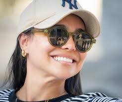 Cornelia Combs's Instagram, Twitter & Facebook