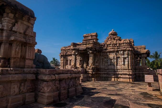 A morning inside Pattadakal Temple Complex – The Tramp