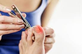 Bulu kaki yang lebat tentu membuat kita menjadi kurang percaya diri, terutama bagi wanita. Hukum Memotong Kuku Saat Bulan Ramadhan Batalkan Puasa Atau Tidak Halaman All Kompas Com