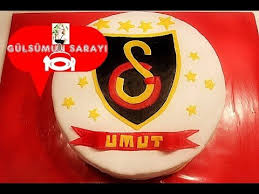 Galatasaray Pasta Tarifi Galatasaray Marsi Galatasaray Torte Galatasaray Gulsumun Sarayi Youtube Dessert Ideen Dessert Fussball Torte