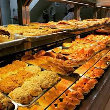 Tolong bgt klo ngerasa gatau jgn jwb ya kak. 7 Bakery Jadul Yang Masih Eksis Jual Roti Enak
