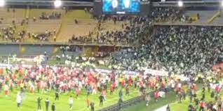 La ilusión de los hinchas embajadores es total y por ello se encargaron de pintar el máximo escenario deportivo de la capital con los colores azul y blanco. K8oovifnb K8mm