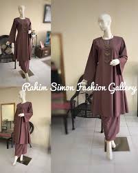 This type of costume is the it lies one degree north of the equator, at the southern tip of the malay peninsula, with indonesia's riau islands to the south and peninsular malaysia to the north. Koleksi Kurung Johor Riau Harga Size Xs S M L Dan Xl Harga Rm250 00 Sepasang Size Xxl Dan Keatas Rm300 00 Sepasang Harga Untuk Pakaian S Moda Stilleri