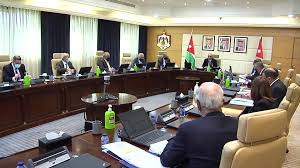 كيف ينتشر مرض فيروس كورونا؟ وان كبار السن والذين يعانون من مشاكل طبية أساسية مثل ارتفاع ضغط الدم أو مشاكل القلب أو السكري فترة الحضانة تعني الوقت بين الإصابة بالفيروس وبدء ظهور أعراض المرض، وتتراوح معظم. Ø±Ø¦ÙŠØ³ Ø§Ù„ÙˆØ²Ø±Ø§Ø¡ ÙŠÙƒØ´Ù Ø¢Ø®Ø± ØªØ·ÙˆØ±Ø§Øª Ø§Ù„ÙˆØ¶Ø¹ Ø§Ù„ÙˆØ¨Ø§Ø¦ÙŠ ÙÙŠ Ø§Ù„Ø£Ø±Ø¯Ù† ÙˆÙŠØªØ­Ø¯Ø« Ø¹Ù† Ø§Ù„Ù„Ù‚Ø§Ø­Ø§Øª ÙÙŠØ¯ÙŠÙˆ Ø±Ø¤ÙŠØ§ Ø§Ù„Ø¥Ø®Ø¨Ø§Ø±ÙŠ