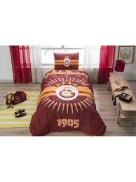 Bu ürün yalnızca internet mağazamızda satılmaktadır. Galatasaray Pike Ve Nevresim Takimi Gsstore