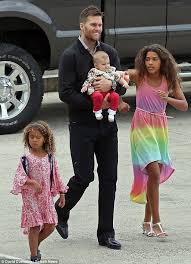 Tom brady is the youngest in the family and sole tom brady, the quarterback of new england patriots is the only player in the history who appeared in super bowl for tom once said about his daughter that she owns his life. Tom Was Surrounded By His Nieces At The Ceremony Where His Older Sister Earned Black And White Dating Biracial Love Black Sisters