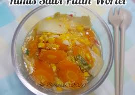 Kecilkan api, lalu sisihkan tumisan bawang cabai ke pinggiran teflon, beri ruang lalu masukkan telur ceplok sekaligus. Cara Memasak Tumis Sawi Putih Wortel Jagung Nikmat Resep Dapur Mama