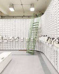 Freitag Store Basel In 2020 Interior Retail Store Design Bar Interior