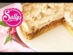 Ihre zutatenliste wurde erfolgreich versendet. Rhabarberkuchen Mit Baiserhaube Mein Favorit Sallys Welt Youtube