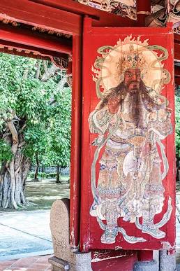 台南開元寺三川殿門神彩繪 (由 AI 生成)