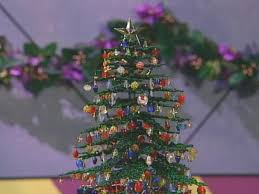 These homemade bead ornaments make beautiful christmas tree decorations Diy Beaded Christmas Tree Diy