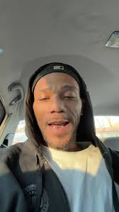 Im able to be B a K , not always, cuz I know how keep it distant, my momma  is a mom but Amomah's name is different. #oldpic