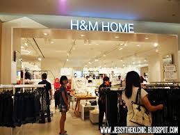 Most of the brands that you can find in kl are available here but besides the usual shopping, you can also go ice skating at icescape, run around at the district 21 theme park or go for a game of. Ioi City Mall Putrajaya Shopping Trip Cindy S Planet