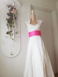 Check spelling or type a new query. Ein Grunes Hochzeitskleid So Wundervoll Kann Nachhaltige Brautmode Aussehen Zeremonie Mit Maries Webseite