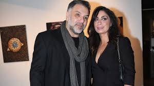 Είναι απόφοιτη του τμήματος επικοινωνίας και μμε από το εθνικό και καποδιστριακό πανεπιστήμιο αθηνών. Grhgorhs Arnaoytogloy H Anakalypsh Poy Ekane Gia To Se3 Kai Ton Sokare Znews