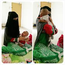 Bayi muntah setiap kali selesai menyusu yang disebabkan oleh gerd biasanya ditandai dengan beberapa gejala berikut ini: Bonda Kenapa Bayi Lepas Menyusu Selalu Muntah Pakar Laktasi Kongsi Cara Betul Sendawakan Anak