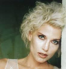 Laura Satterfield's Instagram, Twitter & Facebook