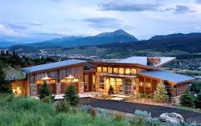 This modern house sits at an elevation of 7,000 feet in the mountains just west of boulder, colorado, usa. Colorado Custom Mountain Home Architects Bhh Partners