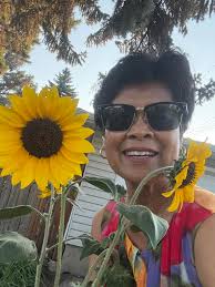 Good morning everyone. Sunflowers in my garden. 💛💛💚❤💚💛💛