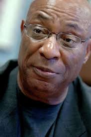 Thomas says he's leaving while things are good, critic says he 'blew it'