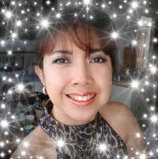 This looks like a normal photo of two friends or sisters, but what makes it  special is that the two girls are twin sisters. Lucy and Maria Aylmer, born  in 1997, are