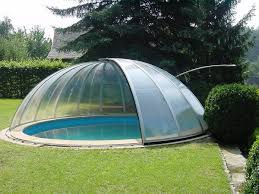 High Pool Enclosure Orient Aluminium Frames And Transparent Panels Swimming Pool Enclosures Pool Enclosures Swimming Pools