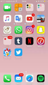 Pin By Schaffer On P H O N E L A Y O U T S Homescreen Iphone Iphone App Layout Ios App Iphone
